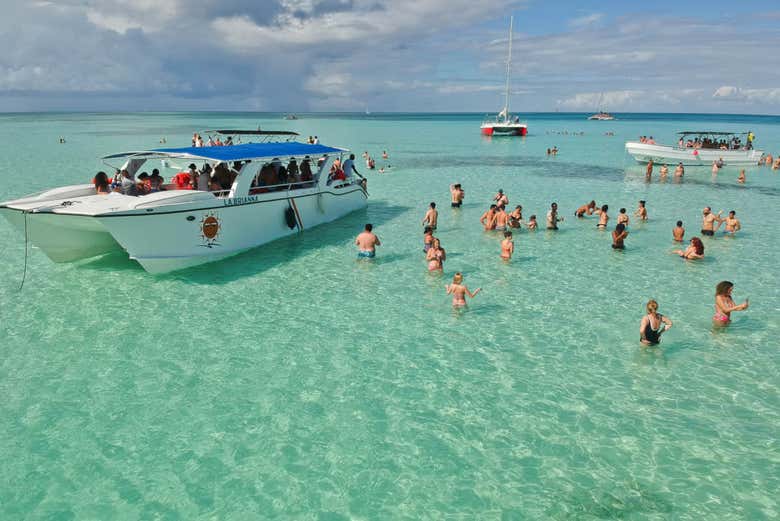 Baignez-vous dans les eaux bleues des Caraïbes