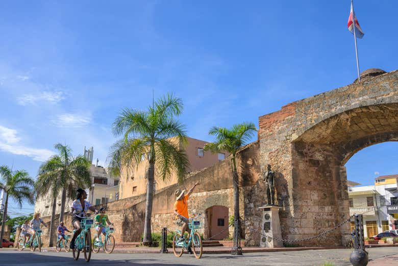 Conhecendo Santo Domingo de bicicleta