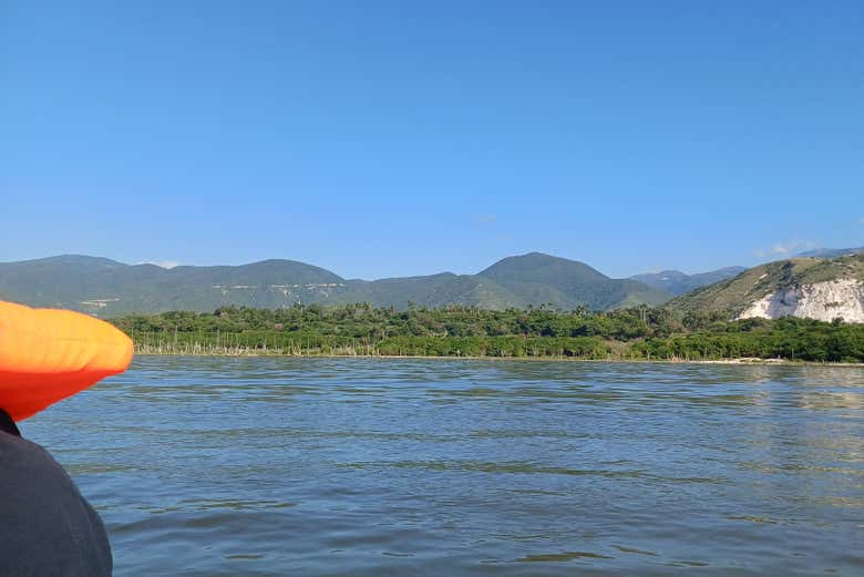 Las aguas del lago Enriquillo