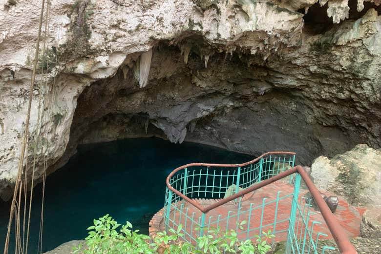 Los Tres Ojos es un enclave lleno de historia y belleza natural