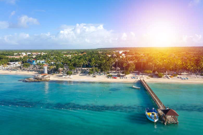 Vista panorâmica de uma doca em Bayahibe e Dominicus