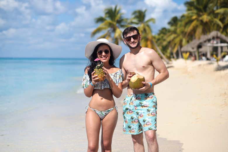 Couple qui profite de l’open bar