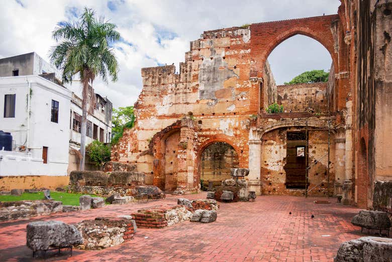 Ruínas do hospital San Nicolás de Bari