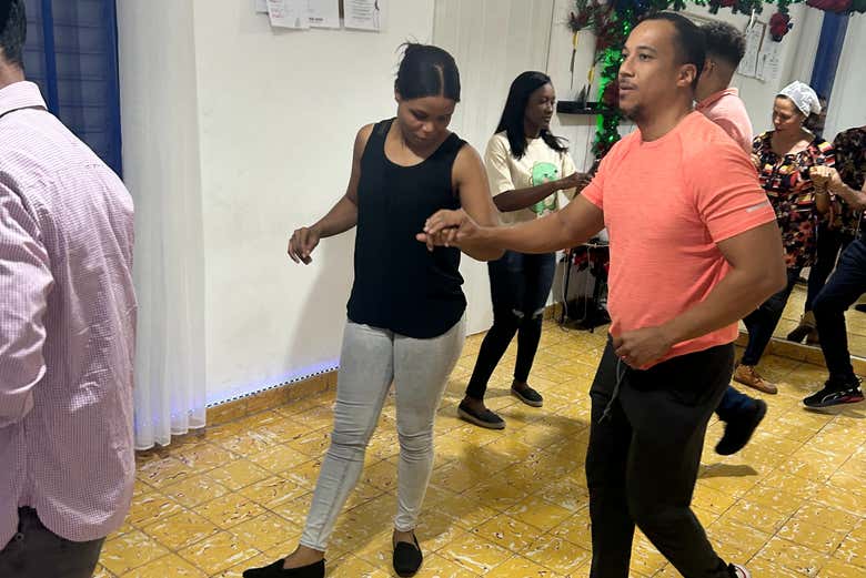 Practicando salsa en Santo Domingo