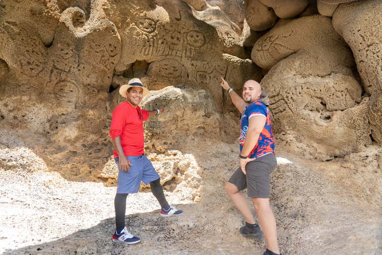 Durante la visita a Las Caritas