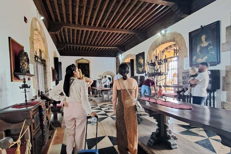 En el interior del Alcázar de Colón