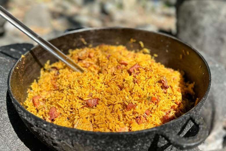 Préparation du repas au bord de la rivière