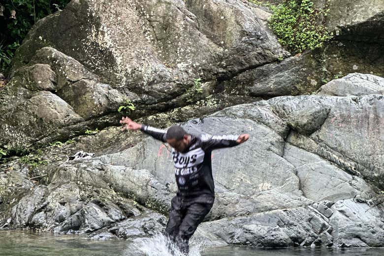 Sautez dans la rivière !