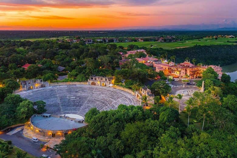 Quando cala la sera su Altos de Chavón