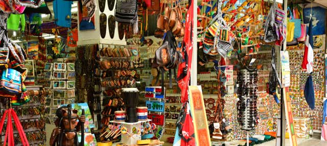 Tour de compras, Museo Ámbar y Fábrica de Tabaco