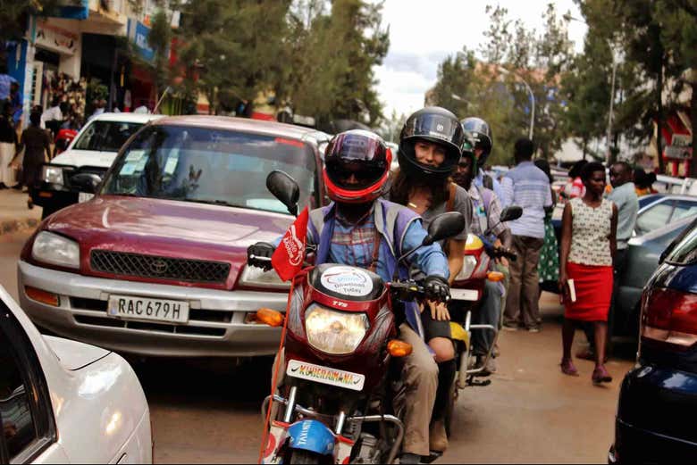 Balade à moto dans le centre de Kigali