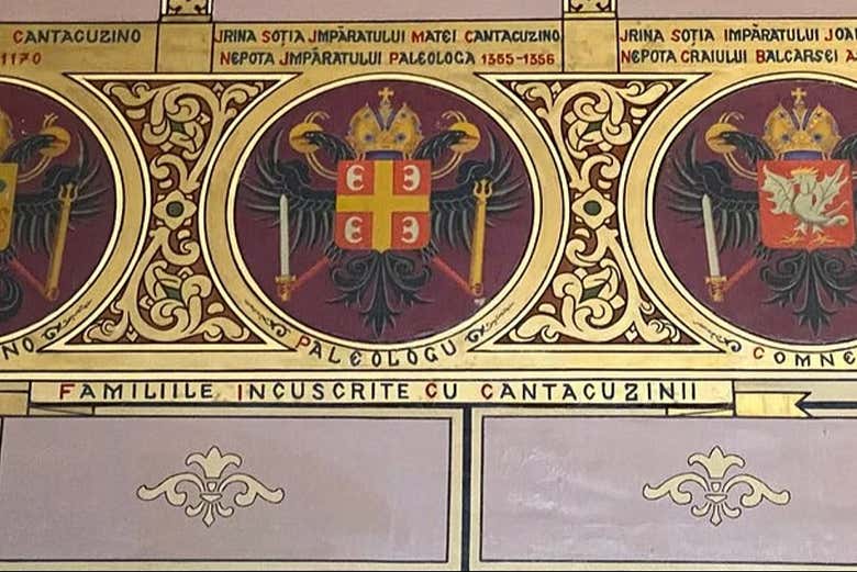 Escudo de la familia Cantacuzino en su castillo