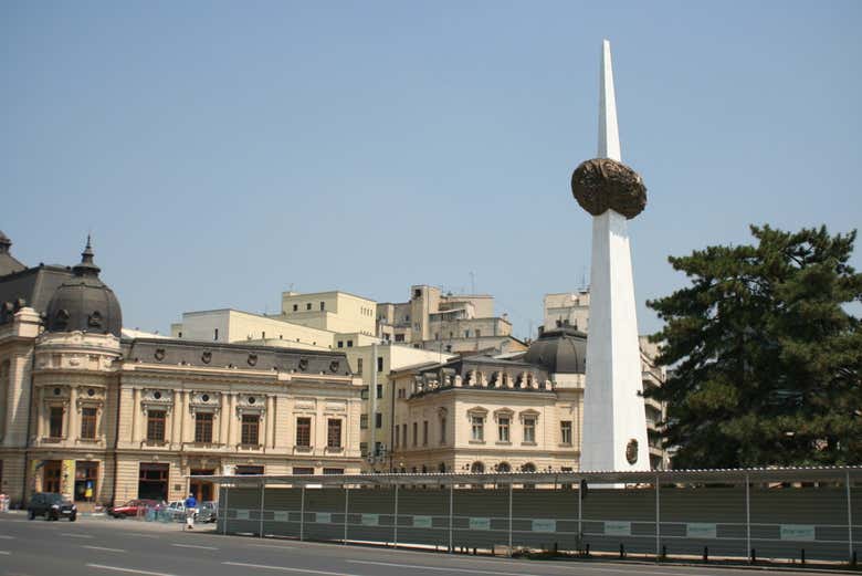 Obelisk in Revolution Square