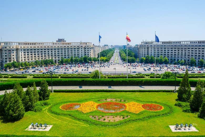 Vistas de Bucarest desde la Plaza de la Constitución