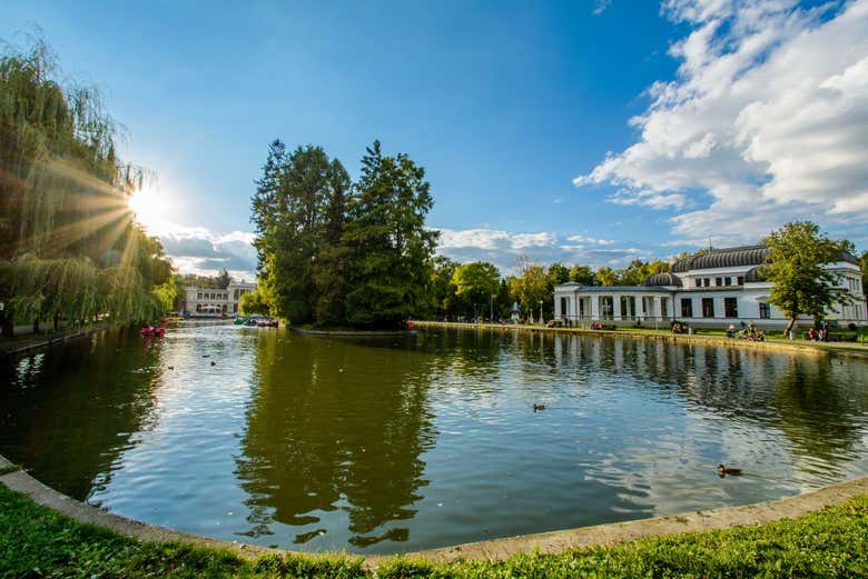 Lago de Quíos, en el Parque Central de Cluj