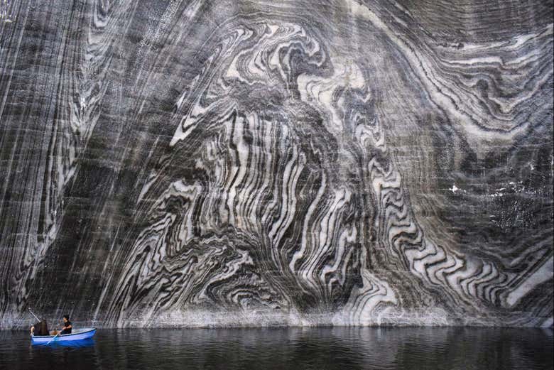 Podréis dar un paseo por el lago de la Salina Turda
