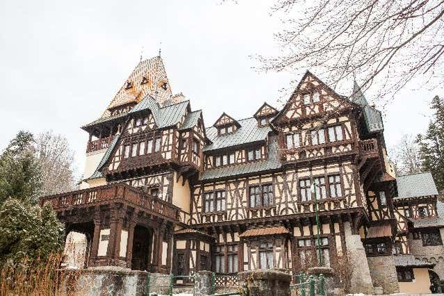 Panorámica del castillo de Pelisor