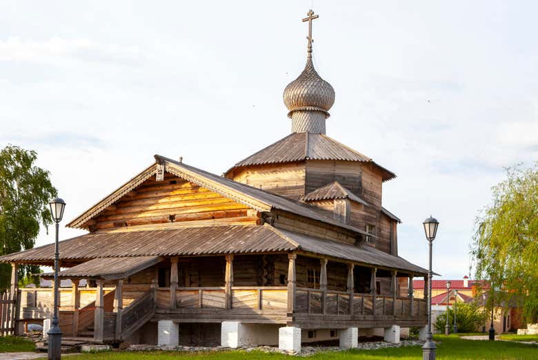 Antigua iglesia ortodoxa en Sviyazhsk