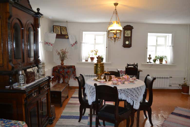 Salón comedor de la Casa Museo Súrikov