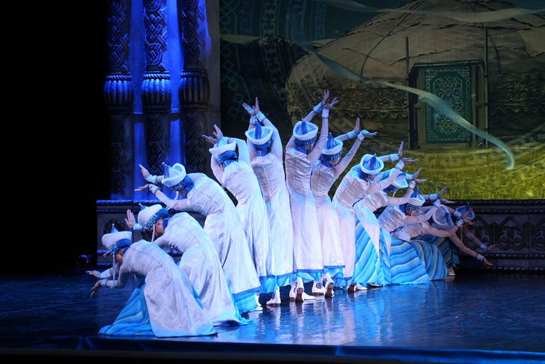 Le spectacle Kostroma, interprété par le Ballet national russe