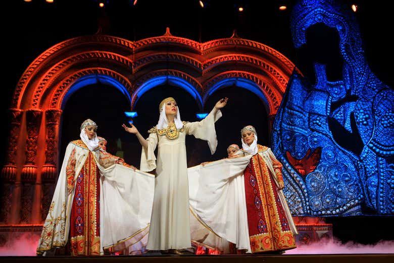 Le spectacle Kostroma, interprété par le Ballet national russe