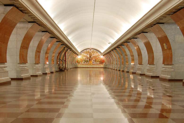 Uno de los pasillos del metro en la capital rusa