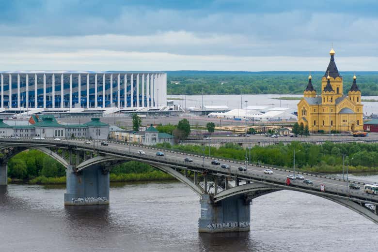 Ponte Kanavinsky sul fiume Oka