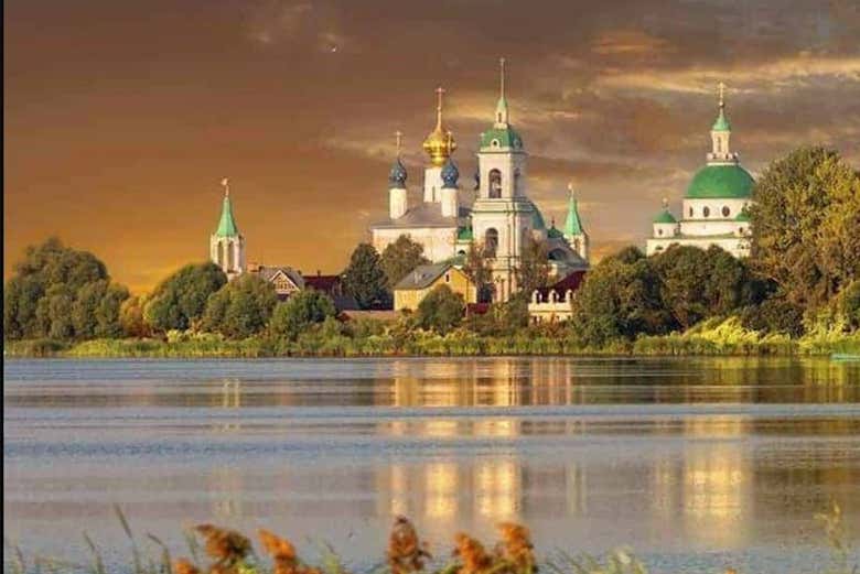 Monasterio visto desde el río Don