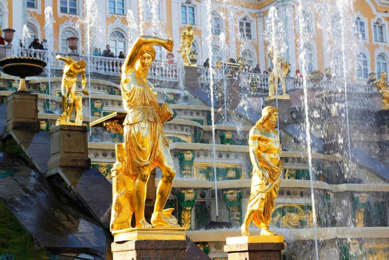 Statue dorate di Peterhof