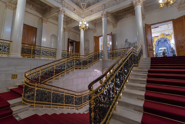 Escalera interior del museo