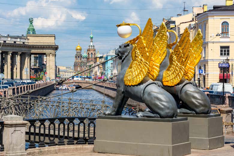 Puente sobre el canal Griboyedov
