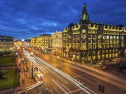 Avenida Nevsky de noche