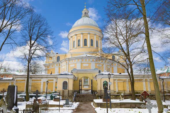 Visite du monastère Alexandre Nevsky et de la tombe de Dostoïevski