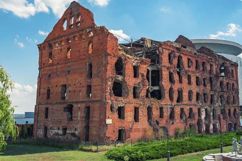 Frente a la Casa Pávlov