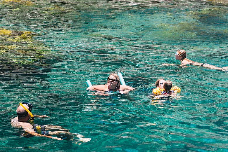 Praticando snorkeling