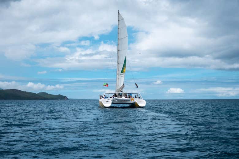 Navigando sul mar dei Caraibi