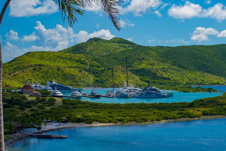 Vista de los yates en Christophe Harbour