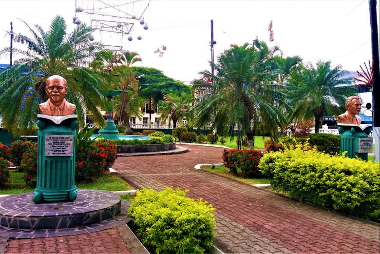 Pasaremos por las plazas de Castries