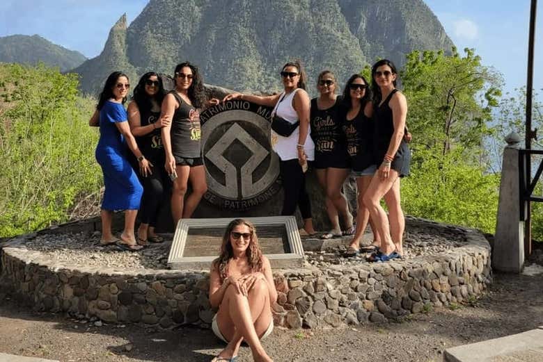 Visitando el mirador de las montañas Pitons