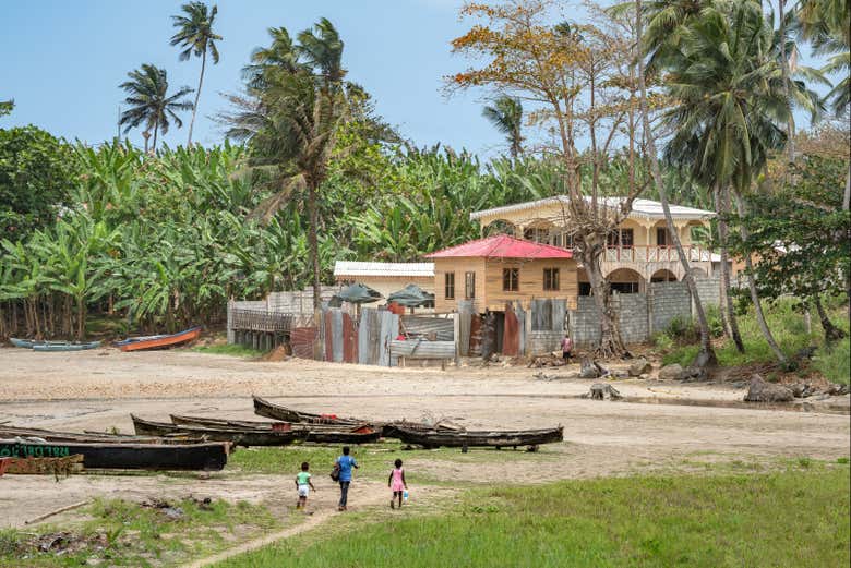 Visitaremos diferentes povoados do sul de São Tomé