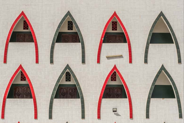 Detalles de los minaretes de la mezquita de Ouakam