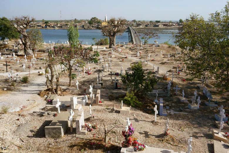 Cementerio de conchas de Fadiouth