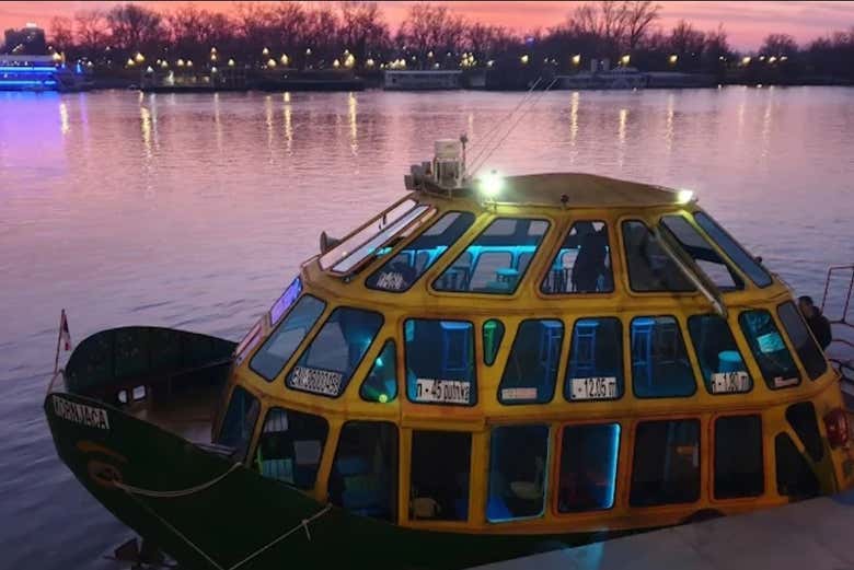 Descubrid el encanto de la capital serbia al anochecer