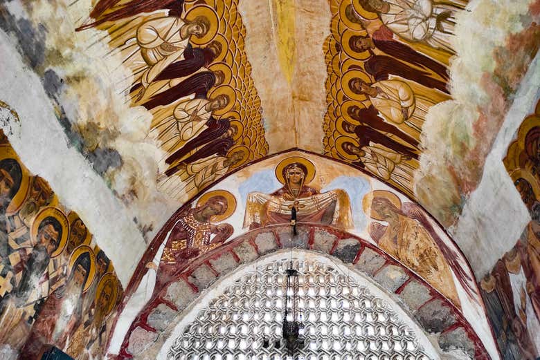 Pinturas en el interior del Monasterio Žiča