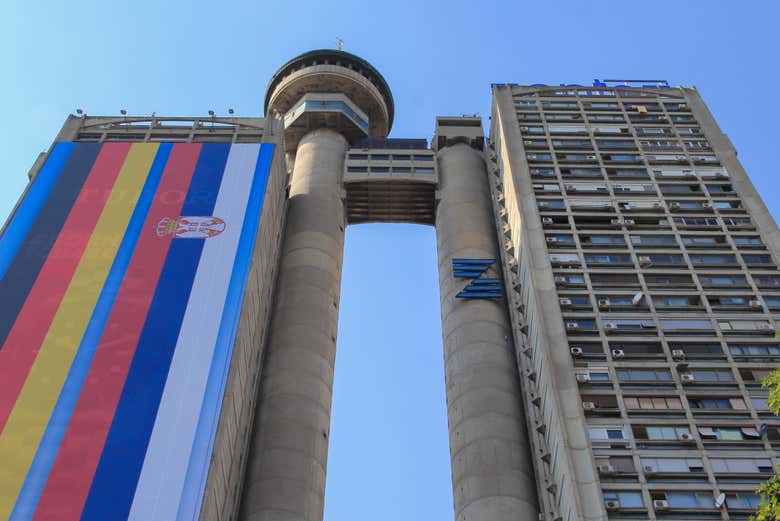 Avistando a torre Genex