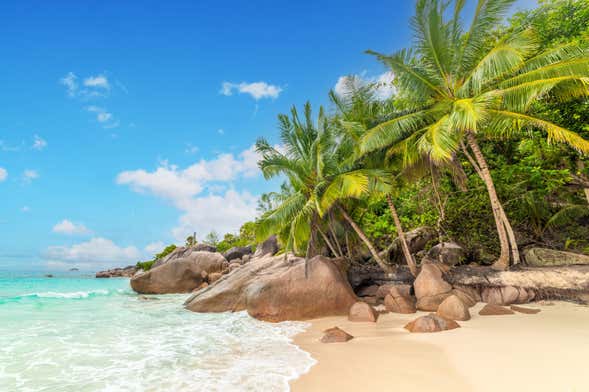 Excursión a Praslin y La Digue