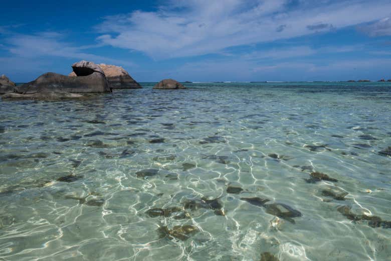 Águas cristalinas da ilha Moyenne