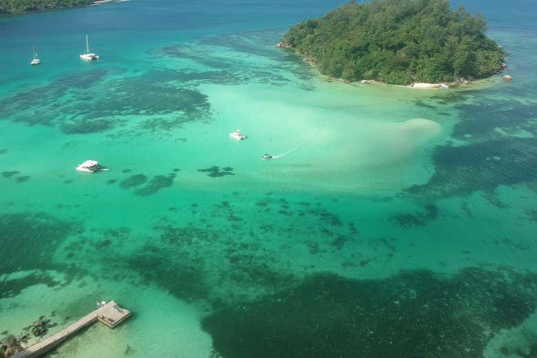 A ilha Moyenne faz parte do parque marinho Sainte Anne