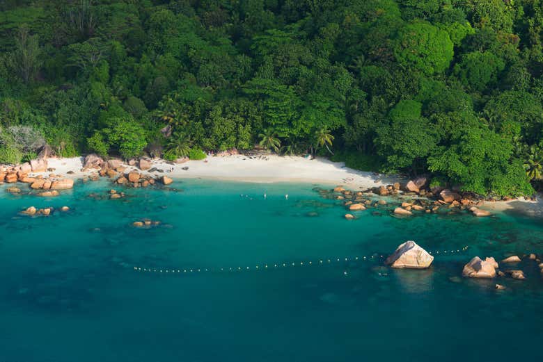 Vista aérea de Anse Lazio
