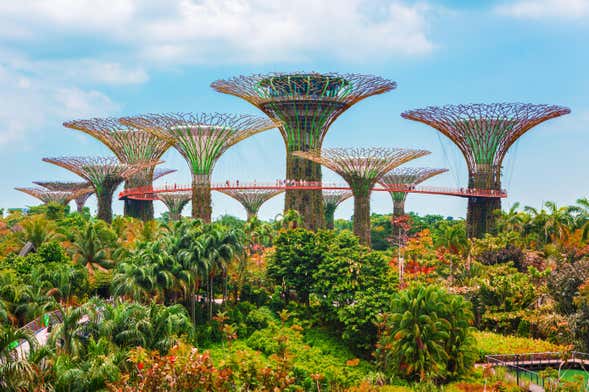 Entrada a los Jardines de la Bahía